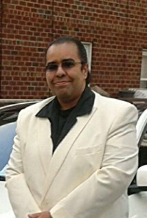 фото Louis Marino