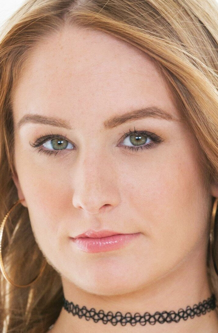 фото Дейзи Стоун