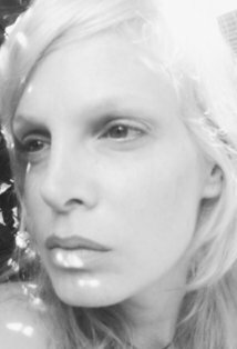 фото Микела Дж. Микаэл