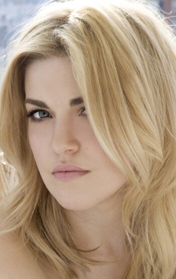 фото Карли МакКиллип