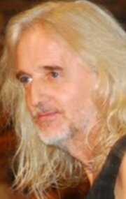 фото Габор Диошши