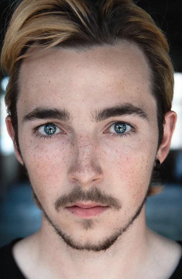 фото Камерон Геллер