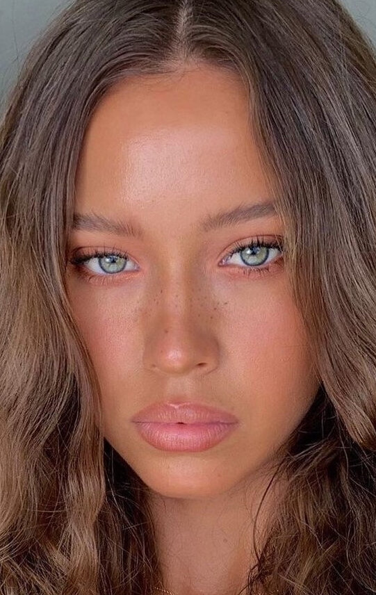 фото Isabella Mathers