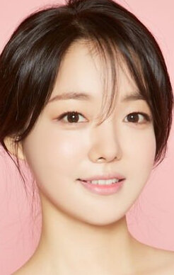 фото Мун Джи-ин