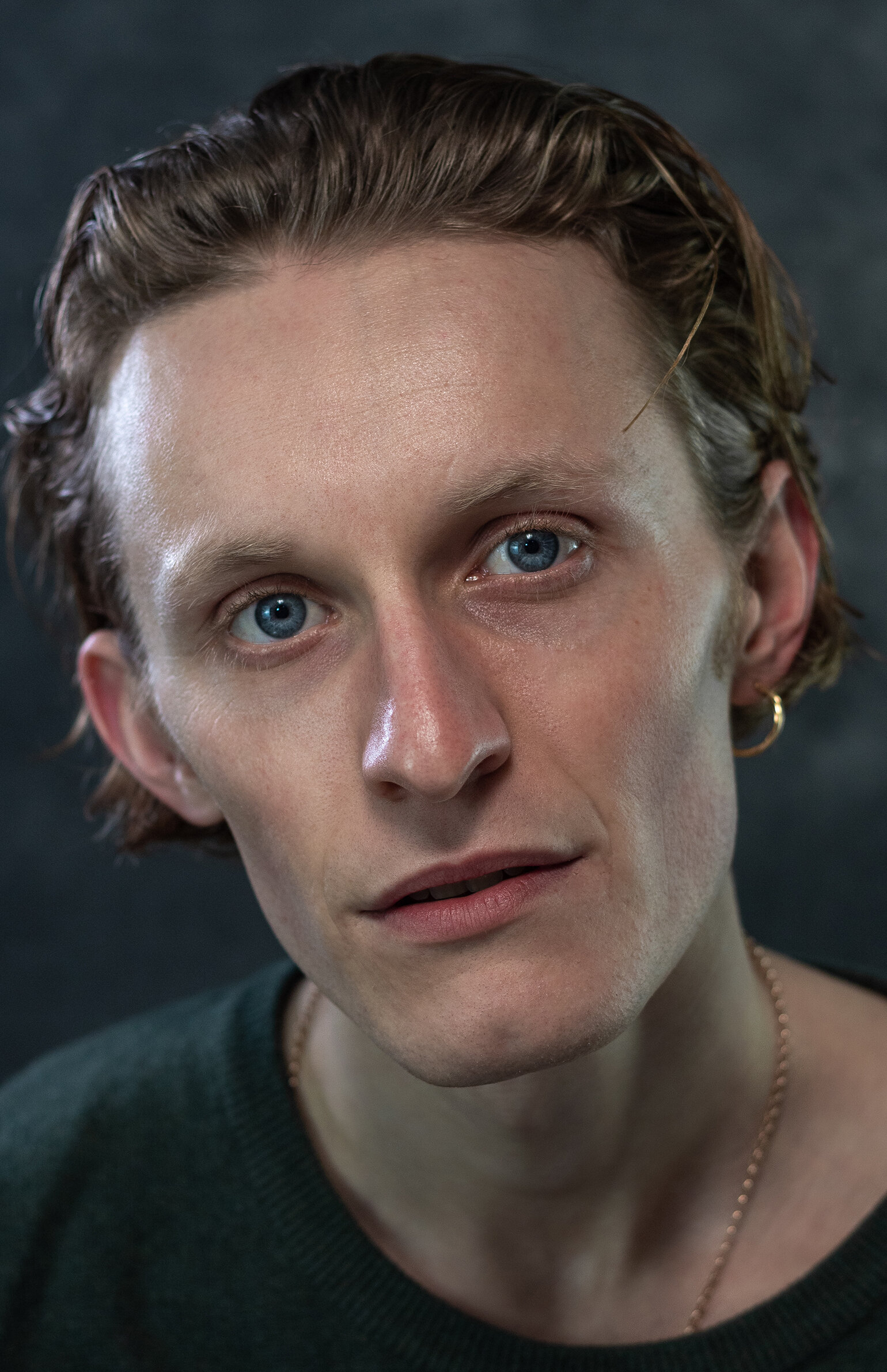 фото Адам Янг