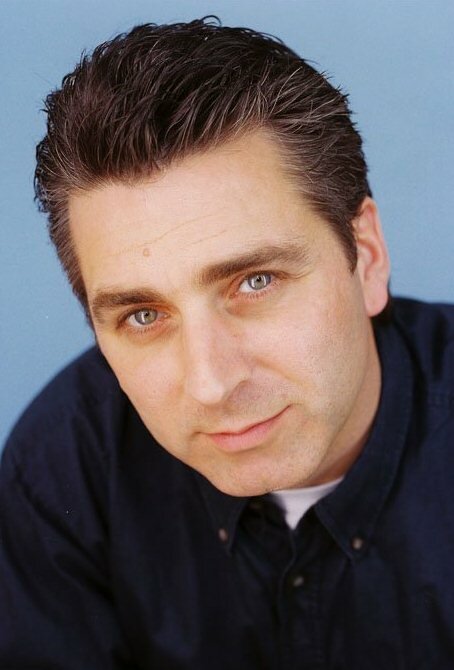 фото Карло Эссаджиан