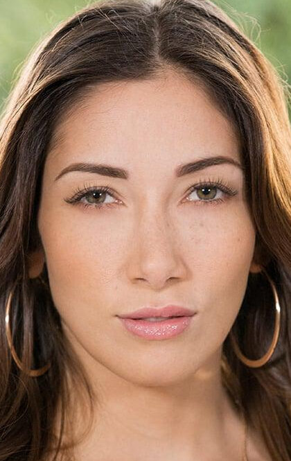 фото Клиа Голтье