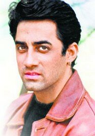 фото Файзал Кхан