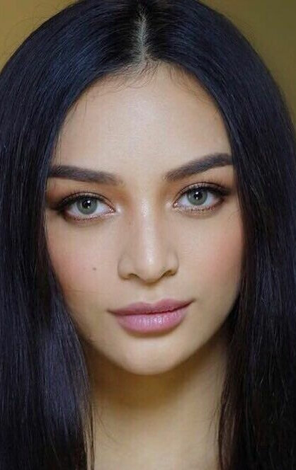 фото Кайли Версоса