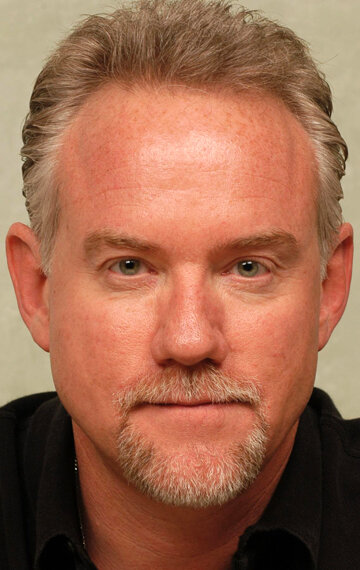 фото Джон Дебни