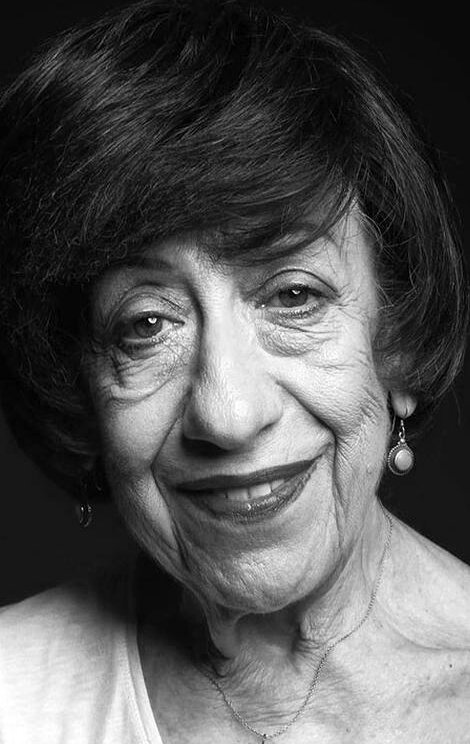 фото Айшен Груда