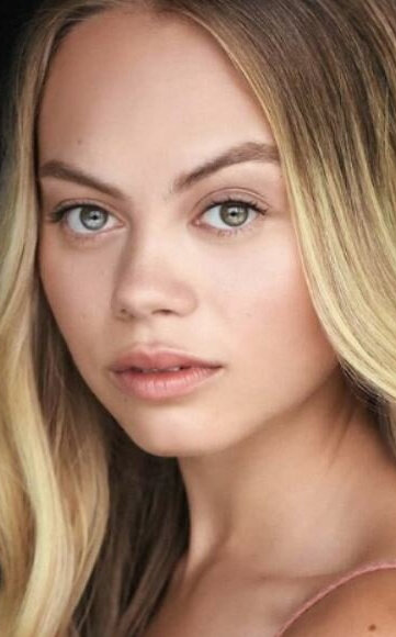 фото Ebony Booth