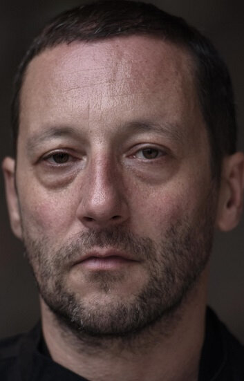 фото Оливер Броумис