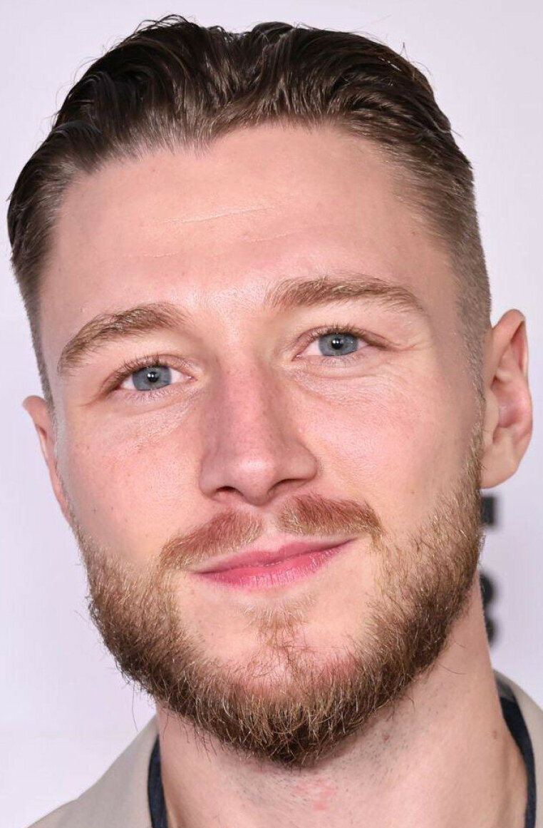 фото Эстон Маколи