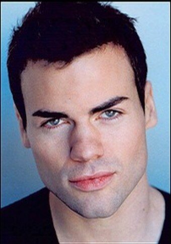 фото Майкл Кунио