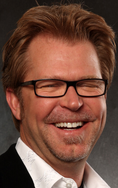 фото Клэй Холл