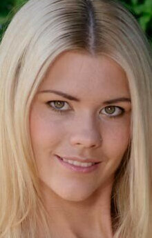 фото Izzy Delphine