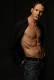 фото Трой Мур