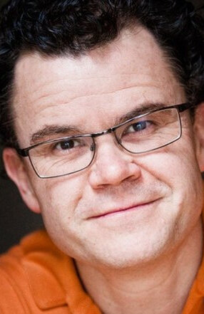 фото Доминик Холланд