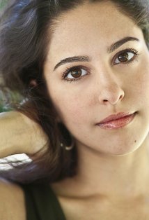 фото Лора Харрисон