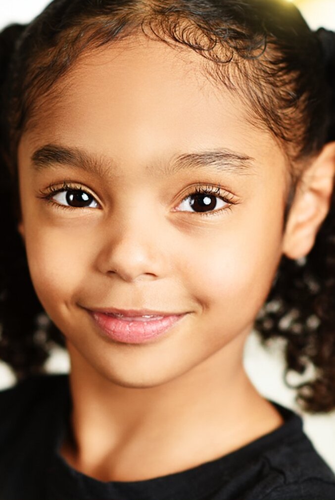 фото Мадален Миллс