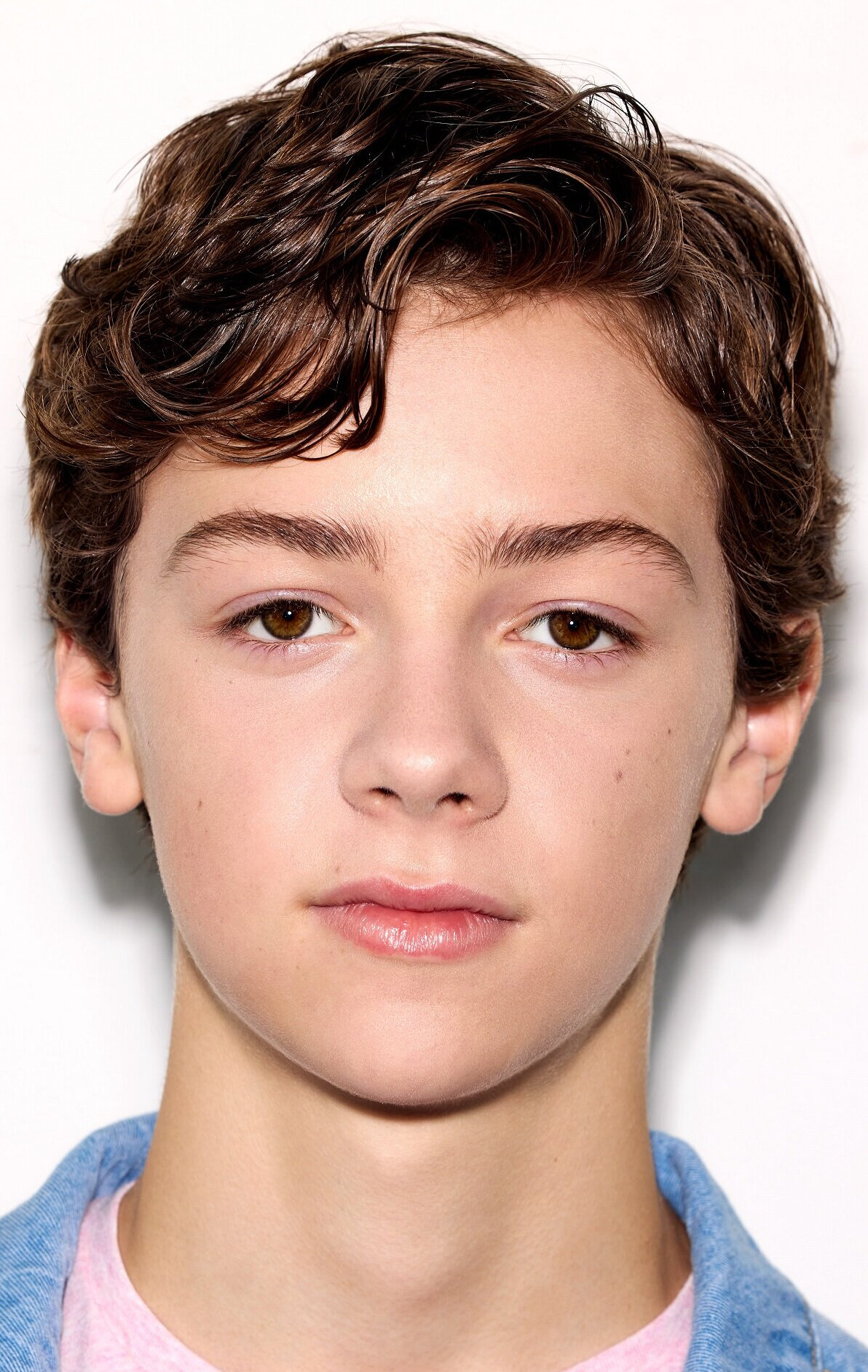 фото Тирнан Джонс