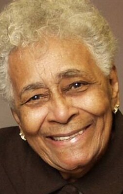 фото Элла Митчелл