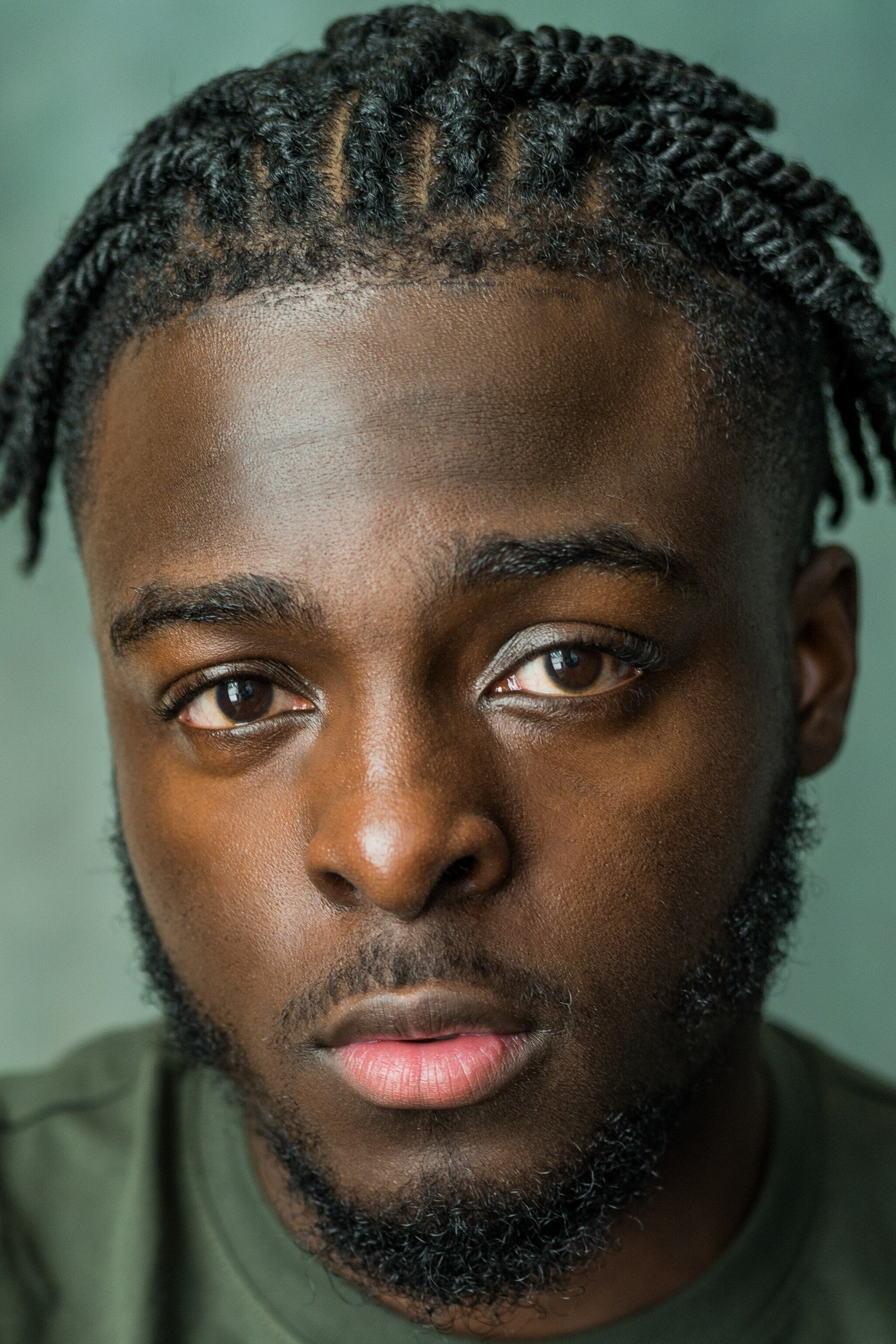 фото Эммануэль Акинбами