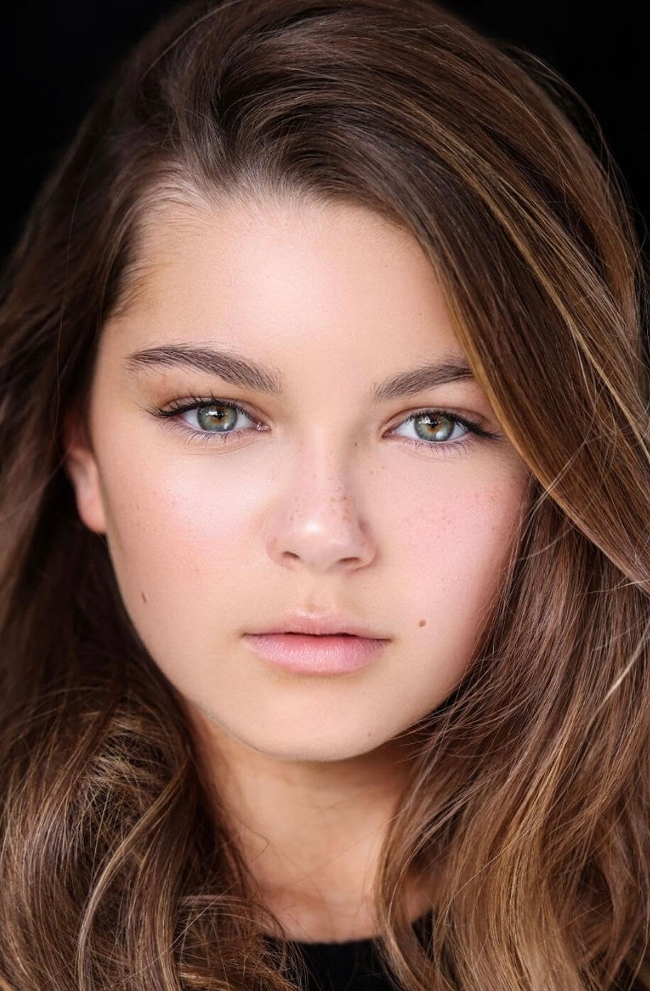 фото Мила Харрис