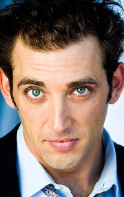 фото Ари Загарис