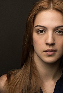 фото Элиза Симпсон