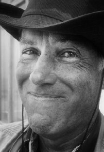 фото Джонни Льюис