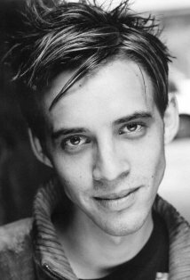 фото Кейр Миллс