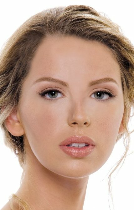 фото Челси Логан