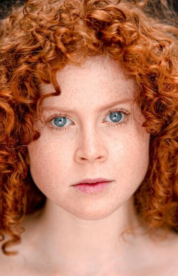 фото Лола Бонд