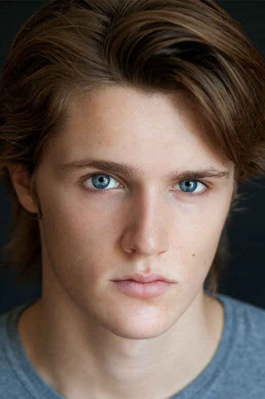 фото Юджин Саймон