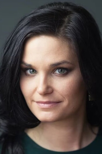 фото Эмёке Барат