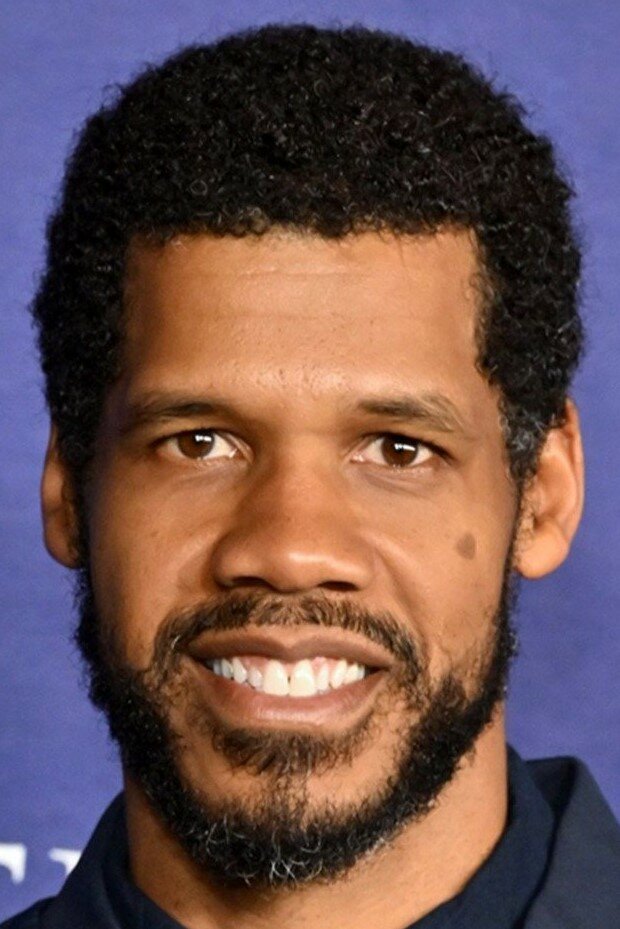 фото Соломон Хьюз