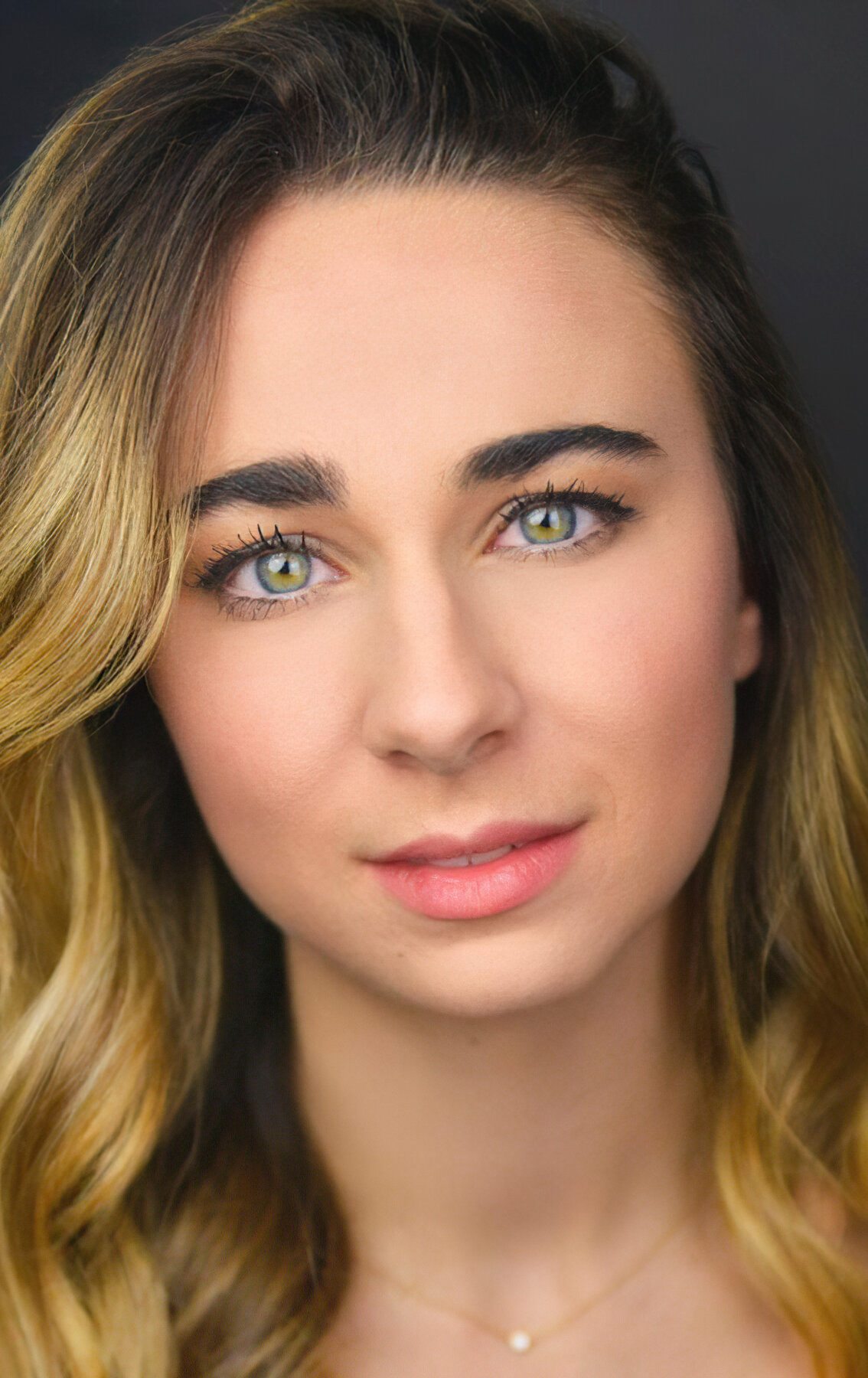 фото Tess Tregellas