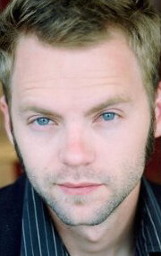 фото Эстебан Пауэлл