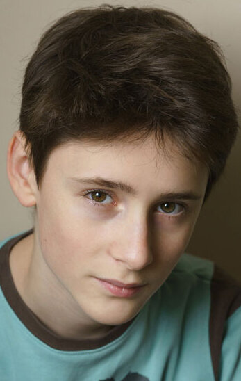 фото Левис Кахель