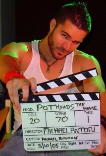 фото Майкл Антон