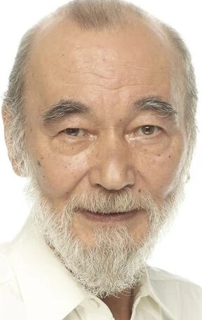 фото Мики Кертис