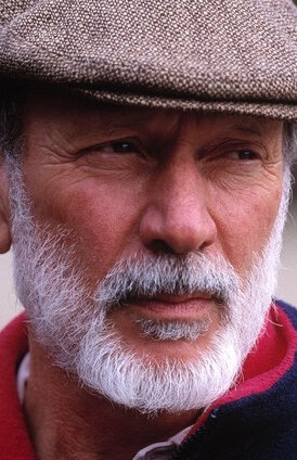 фото Крис Менгис