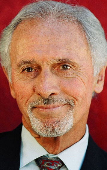 фото Майкл Форест