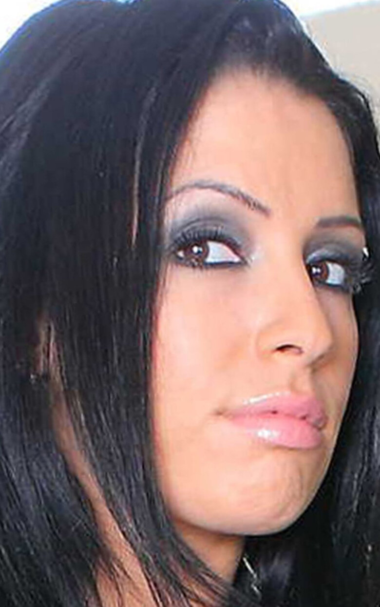 фото Моника Сантьяго