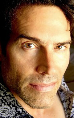 фото Джордж Алан