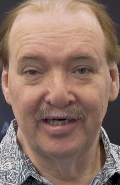 фото Ларри Хопкинс