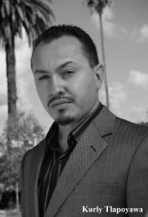 фото Кёрли Тлапоява