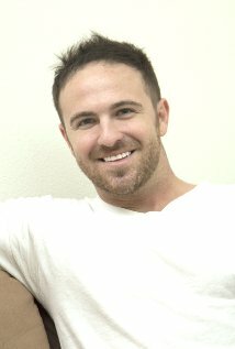 фото Логан Роббинс